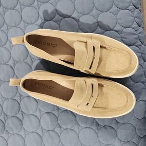 Vionic Women's Loafers Suede Sand Brown Slip On Moc Casual Shoes Packable Sz 10
